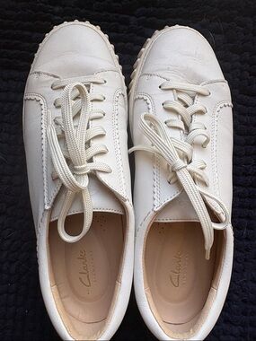 Clarks Cream Leather Lace-Up Women's Sneakers